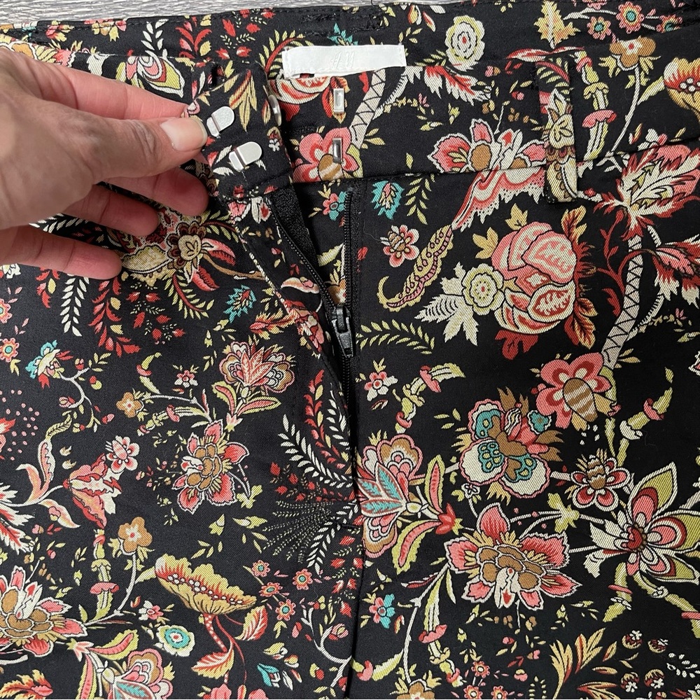 H&M Cigarrette Trousers Floral Patterned Pants Size 4 - Picture 3 of 7